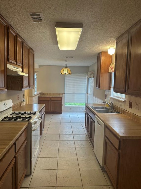 16043 Beechnut St, Houston TX  77083-5315 exterior