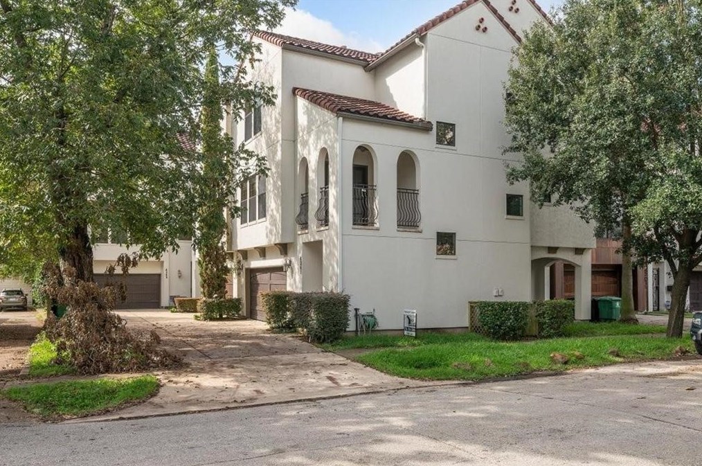4243 Gibson St, Houston, TX 77007