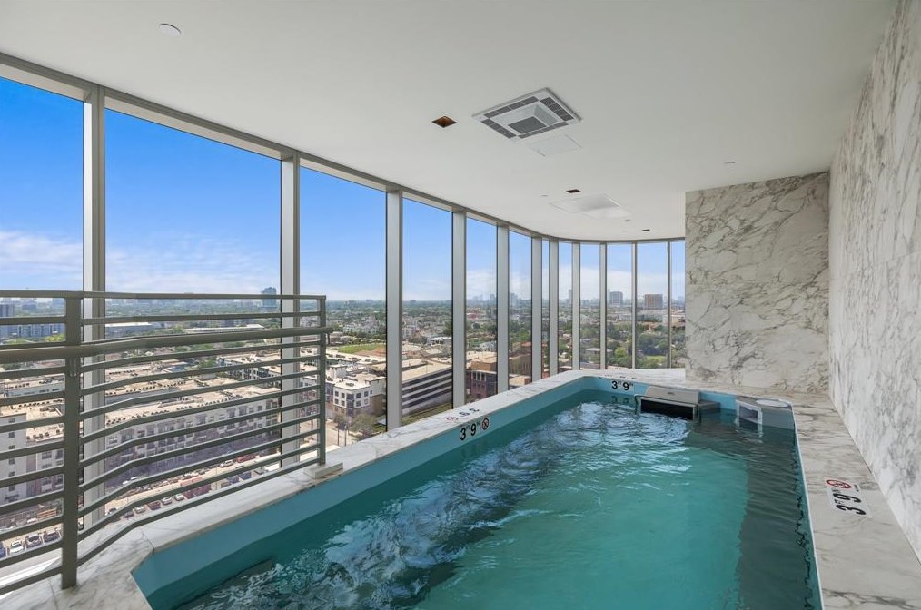 1711 Allen Pkwy, Houston TX  77019-2502 exterior