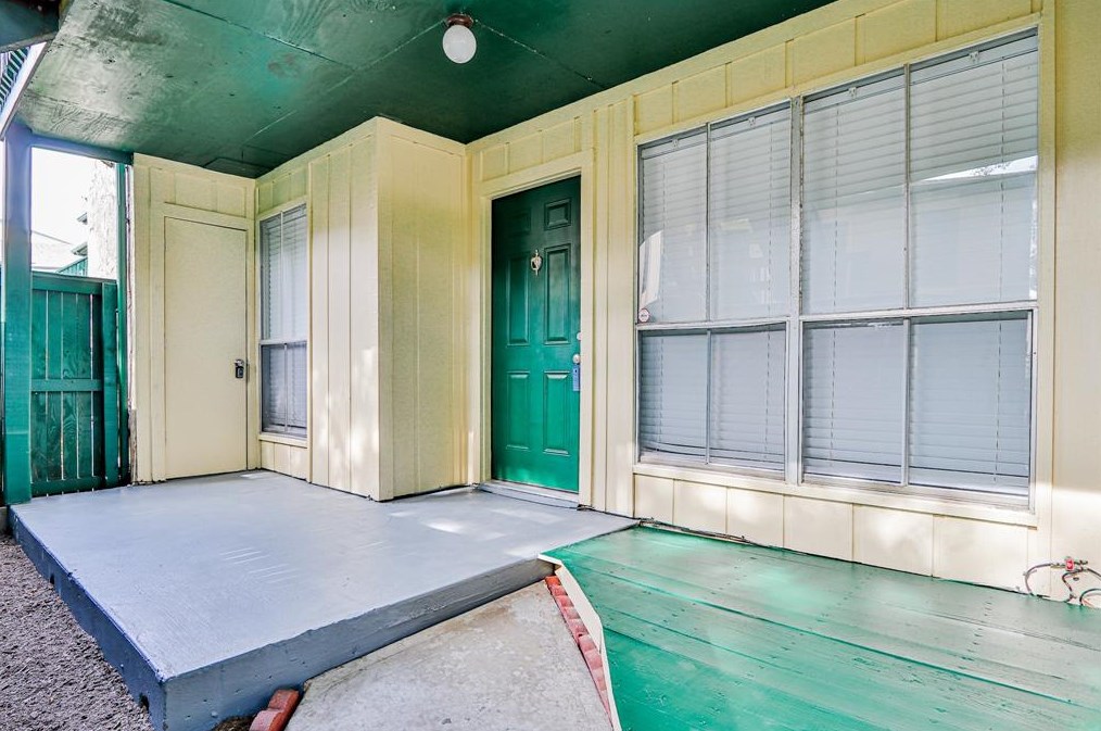 1516 Bay Area Blvd Apt N1, Houston, TX 77058
