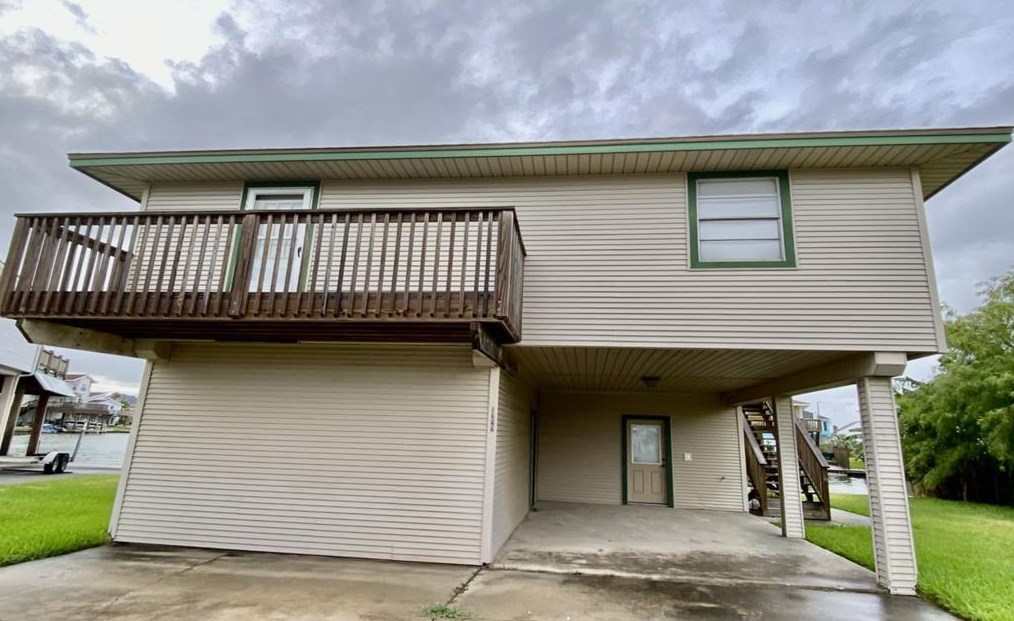 1322 Oahu, Galveston, TX 77554