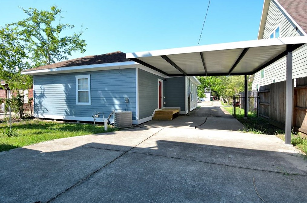 1448 Godwin St, Houston, TX 77023