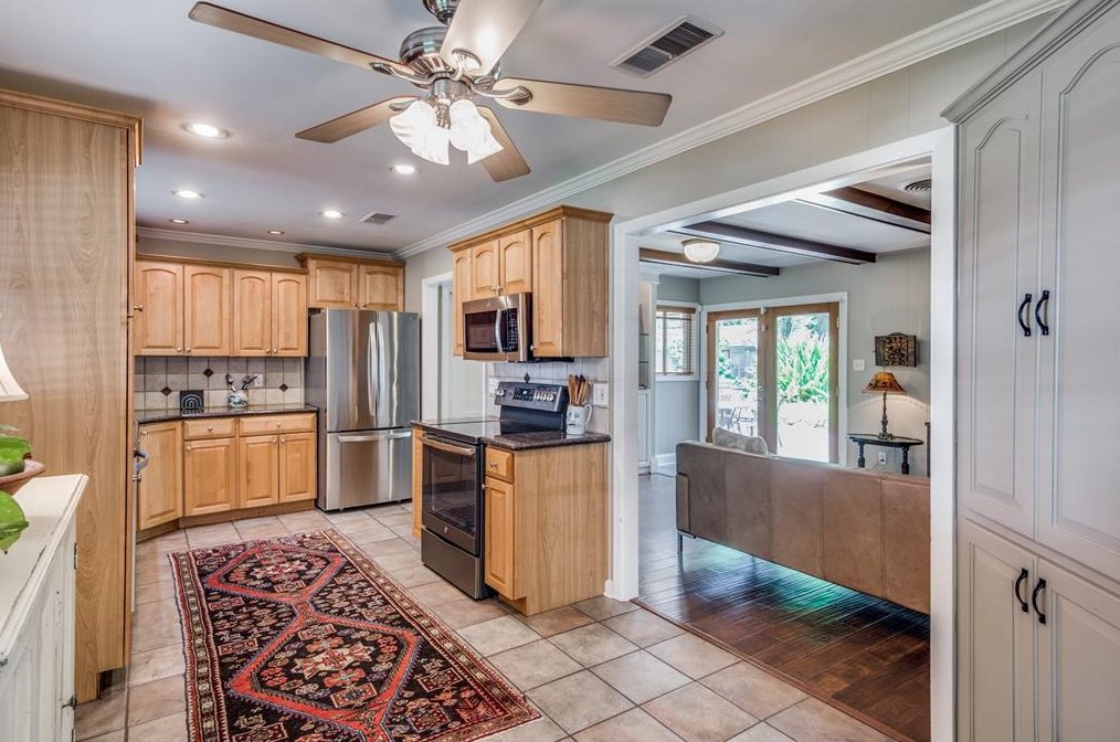 9642 Meadowcroft Dr, Houston TX 77063-3720 exterior