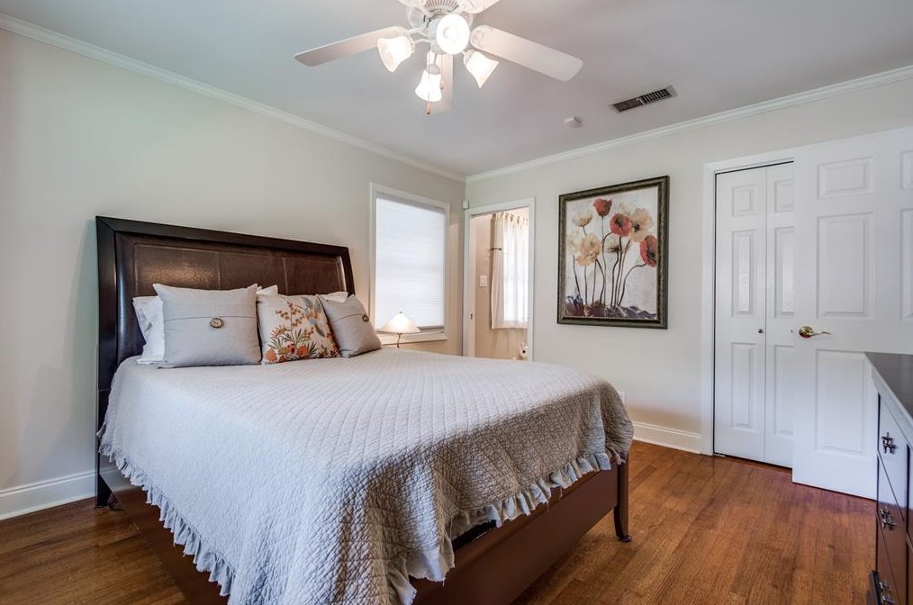 9642 Meadowcroft Dr, Houston TX 77063-3720 exterior