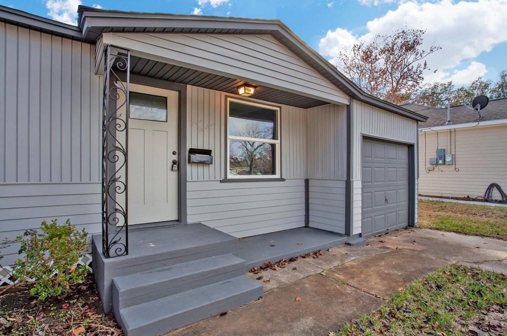 913 19th Ave N, Texas City, TX 77590