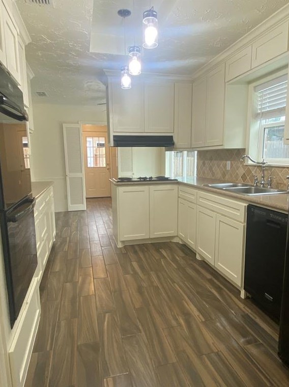 11719 Scottsdale Dr, Stafford, TX 77477
