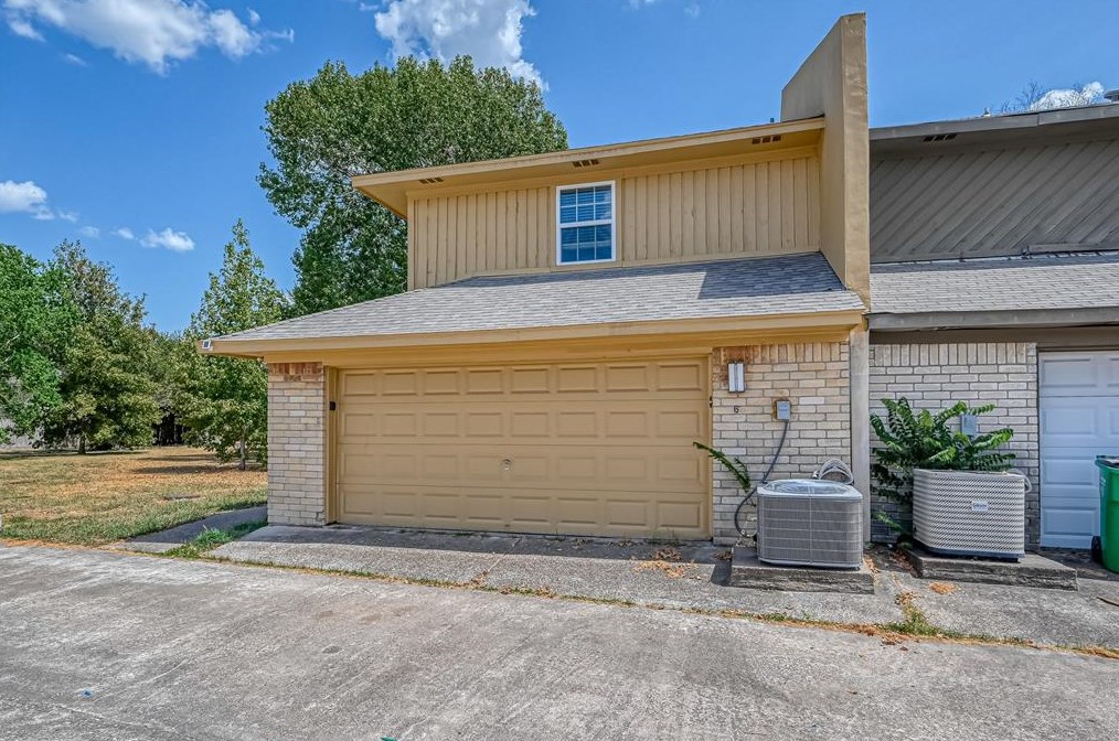 3710 Decker Dr, Baytown TX  77520-1644 exterior