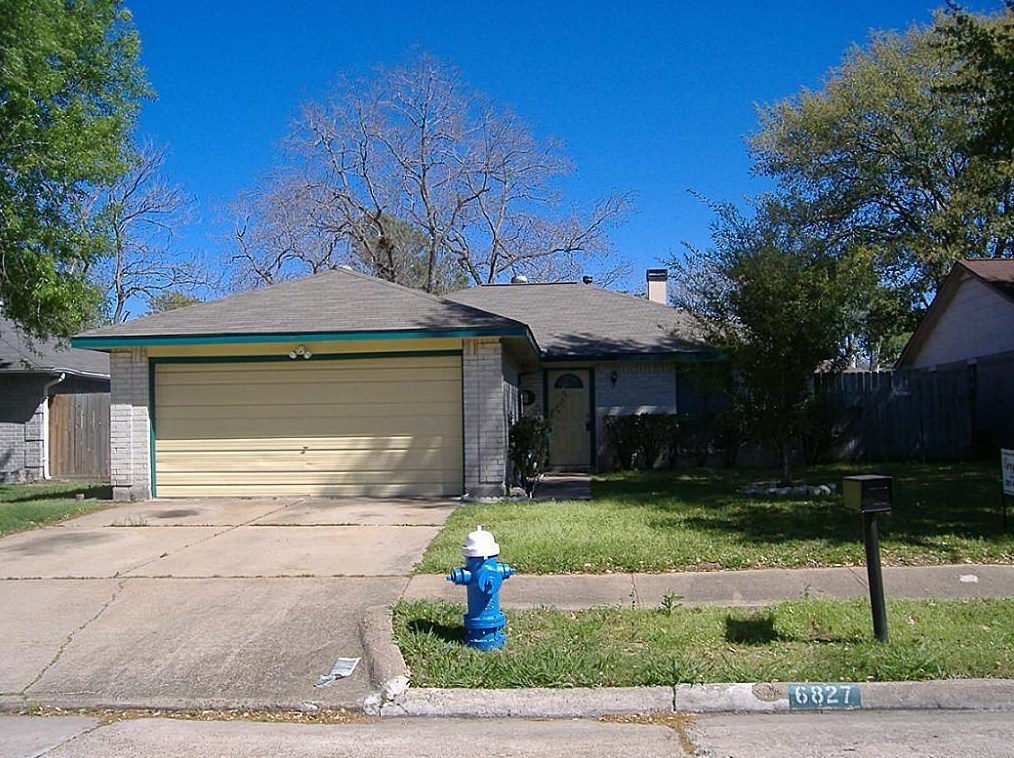 6827 Santa Rita Dr, Houston, TX 77083