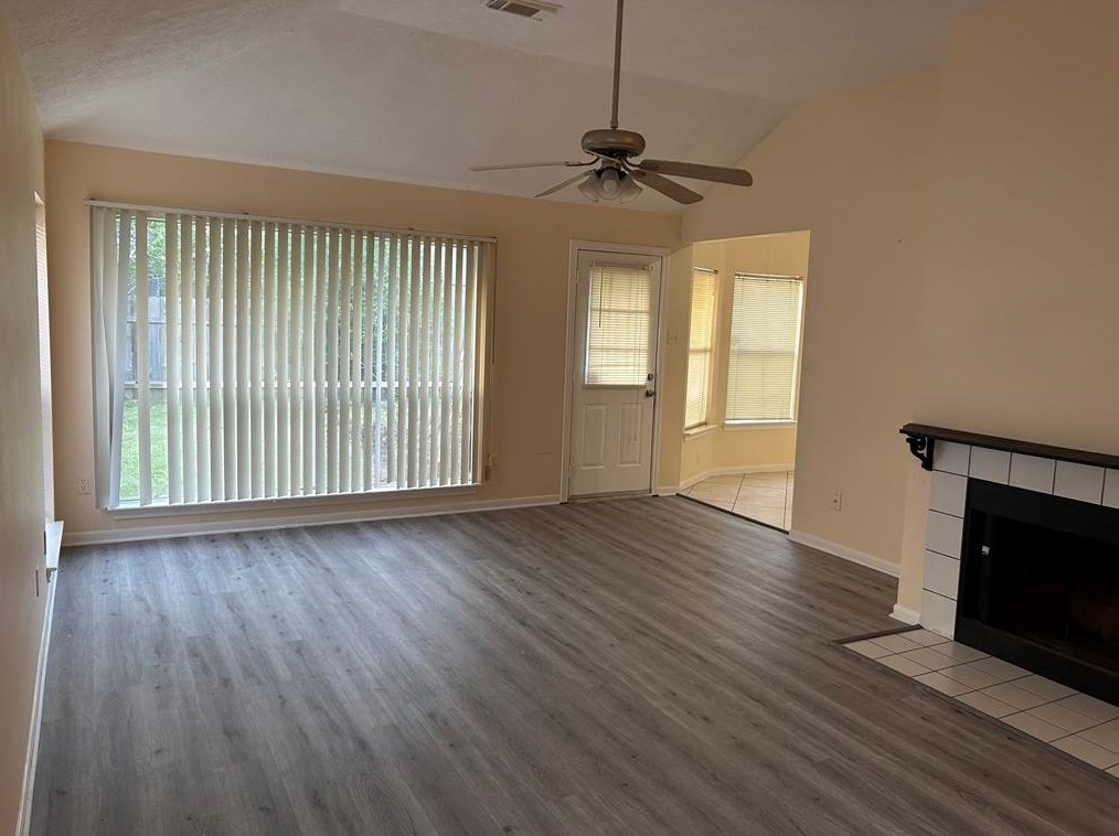1438 Clear Valley Dr, Houston, TX 77014