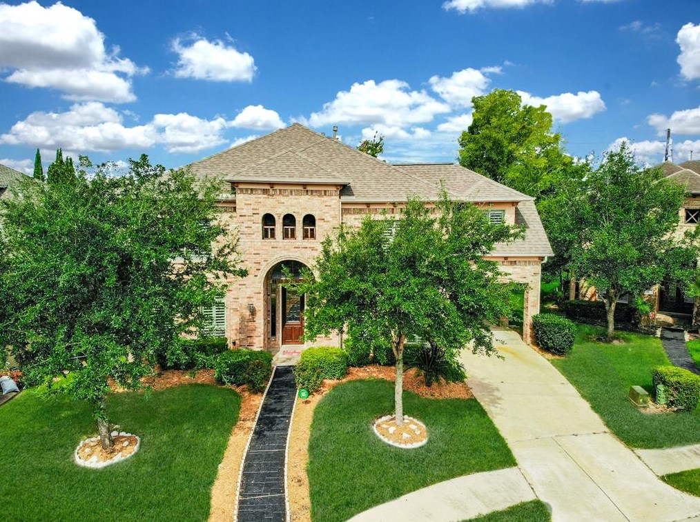 943 Poydras St, Sugar Land, TX 77498-6356