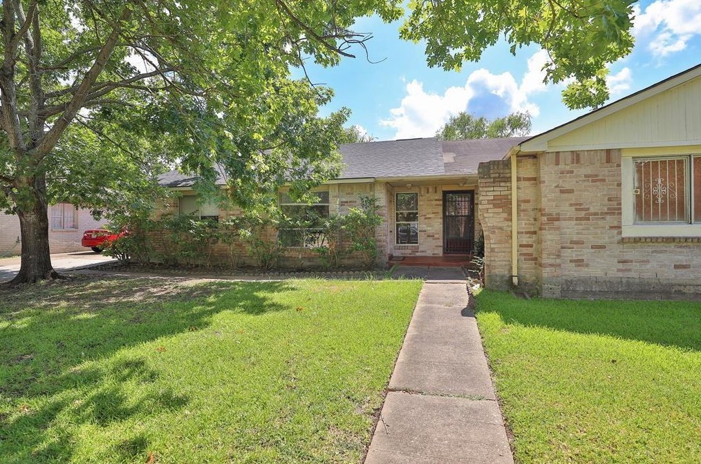 9603 Wellsworth Dr, Houston, TX 77083