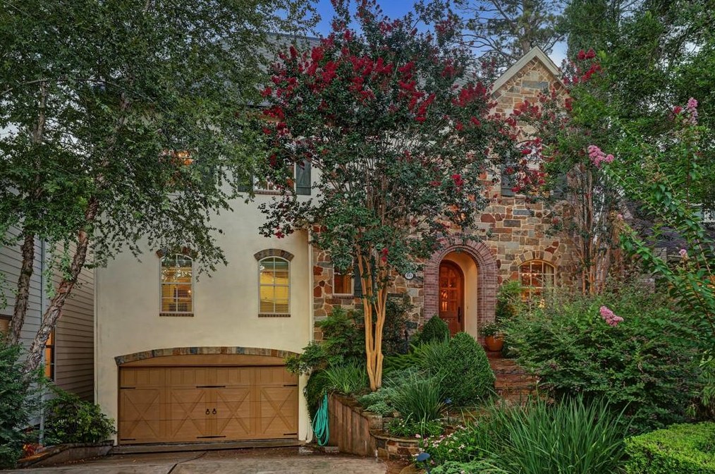 105 Glynn Way Dr, Houston, TX 77056