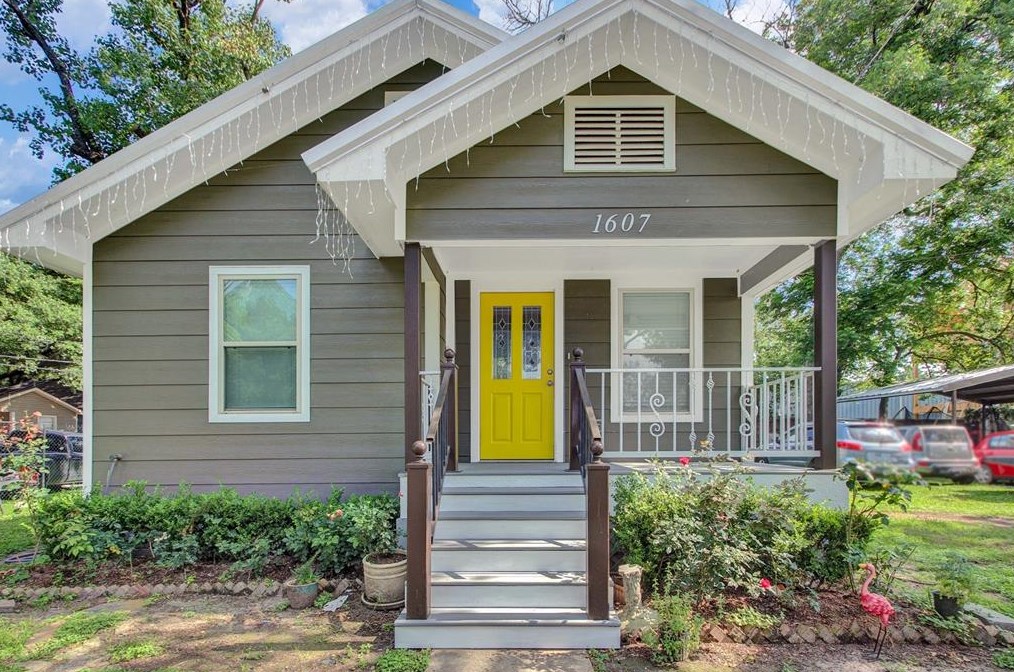 1607 Sylvester Rd, Houston TX  77009-1220 exterior