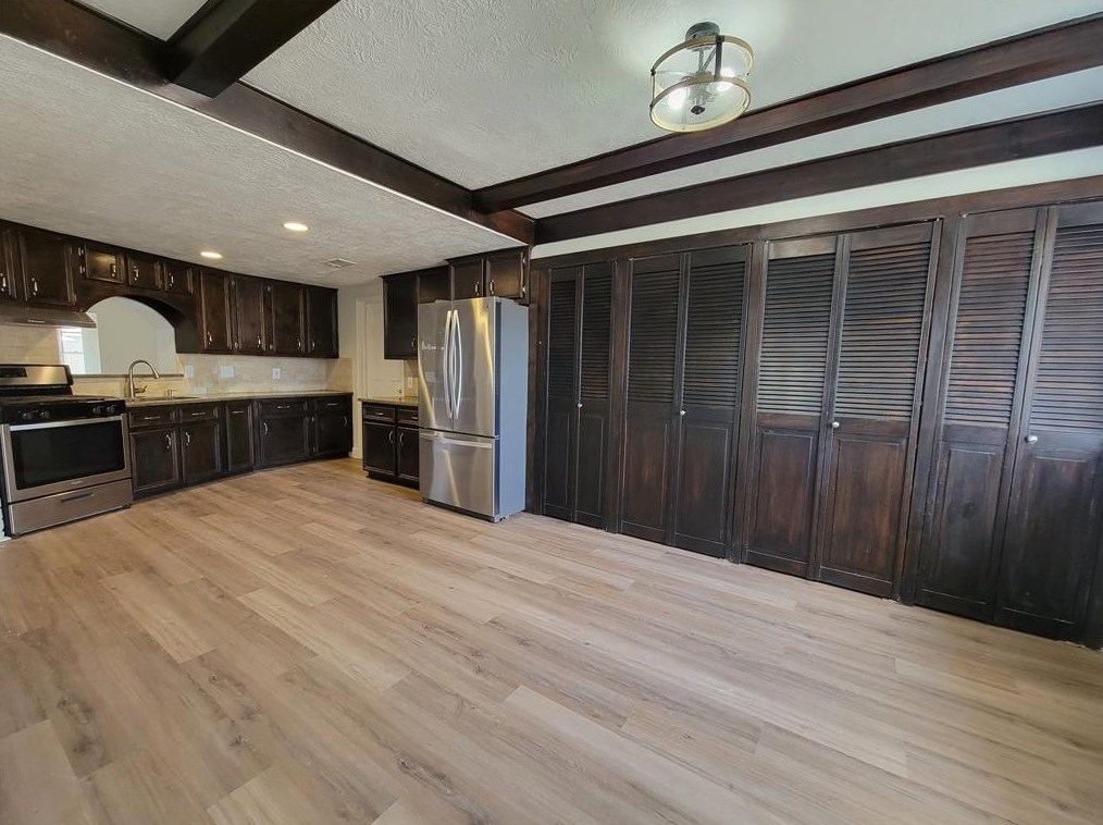 706 Kirkwood St, Missouri City, TX 77489