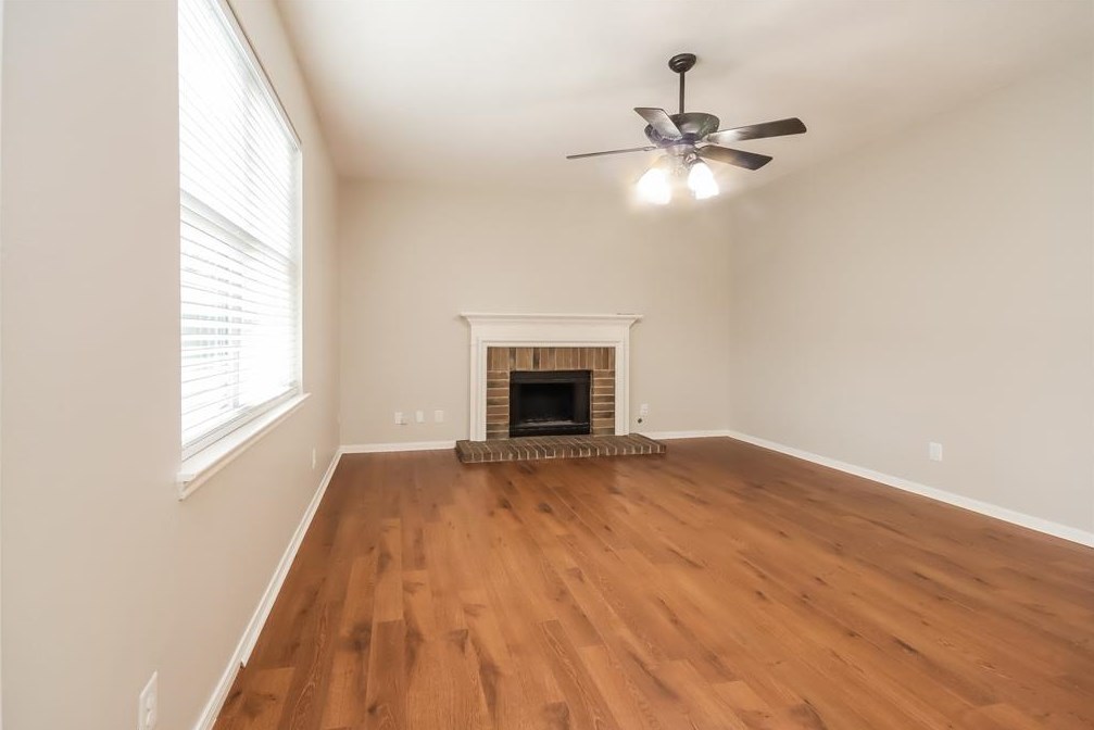 2913 Veva Dr, Pearland, TX 77584