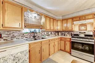 1215 Esther St, Kemah, TX 77565 - Photo 18