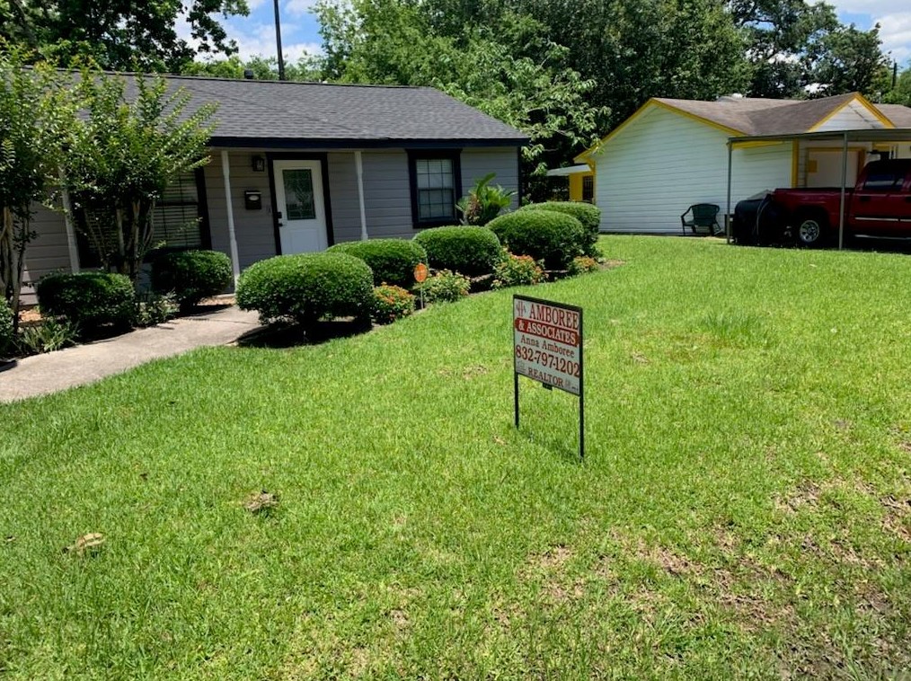 10006 Gloyna St, Houston TX  77088-3114 exterior