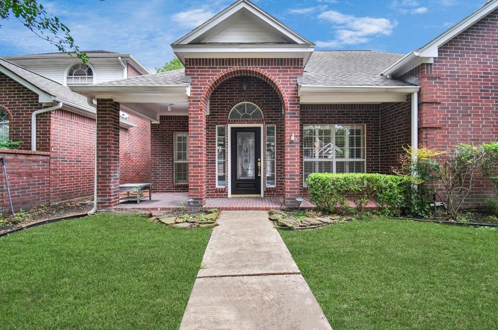 4727 Cashel Castle Dr, Houston, TX 77069-3532
