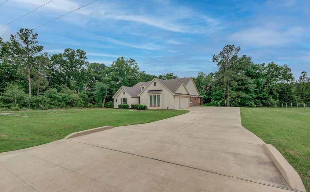 11 Willow Oak Ct, Huntsville, TX 77320