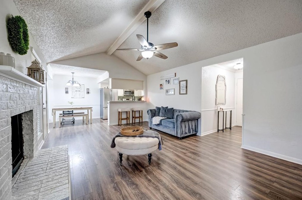 13123 Winding Wood Dr, Houston TX  77038-1742 exterior