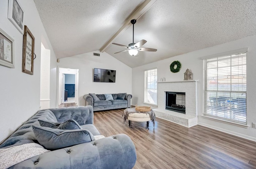 13123 Winding Wood Dr, Houston TX  77038-1742 exterior