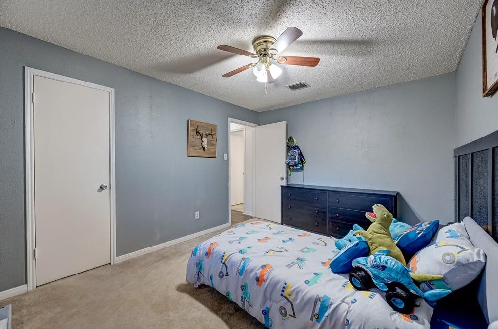 13123 Winding Wood Dr, Houston TX  77038-1742 exterior