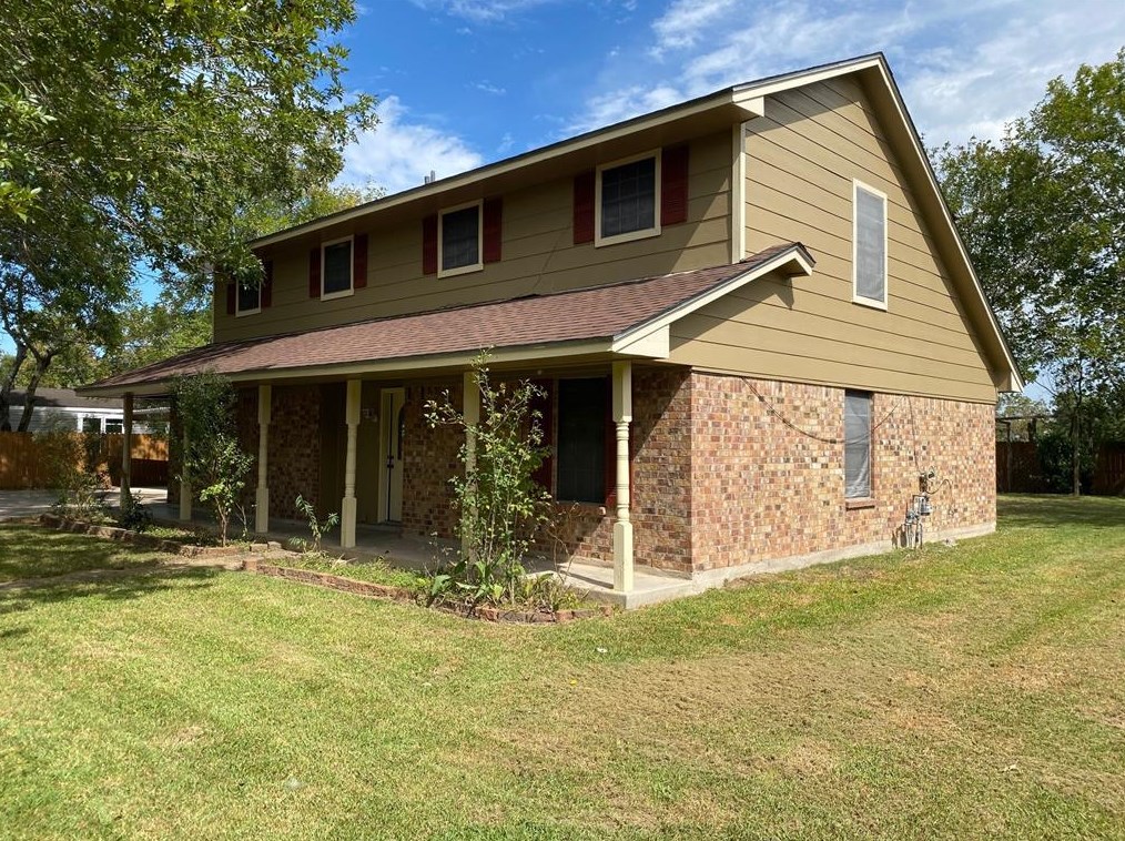 112 County Road 921, Angleton, TX 77515
