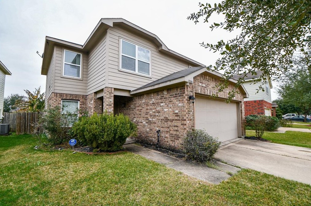 13106 Kingston Point Ln, Houston, TX 77047