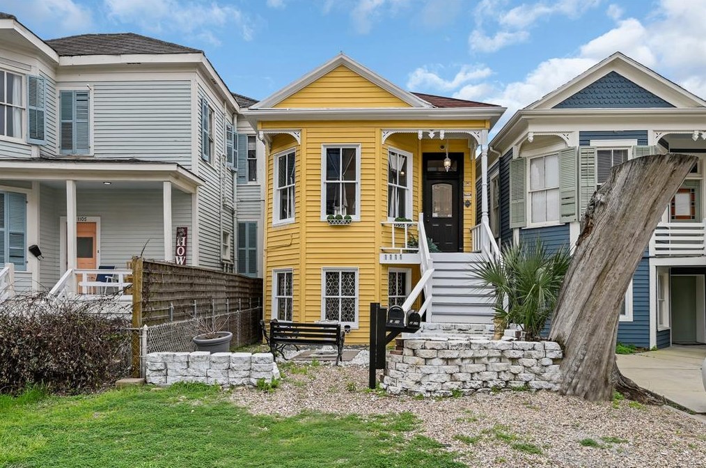 1111 Market St, Galveston, TX 77550