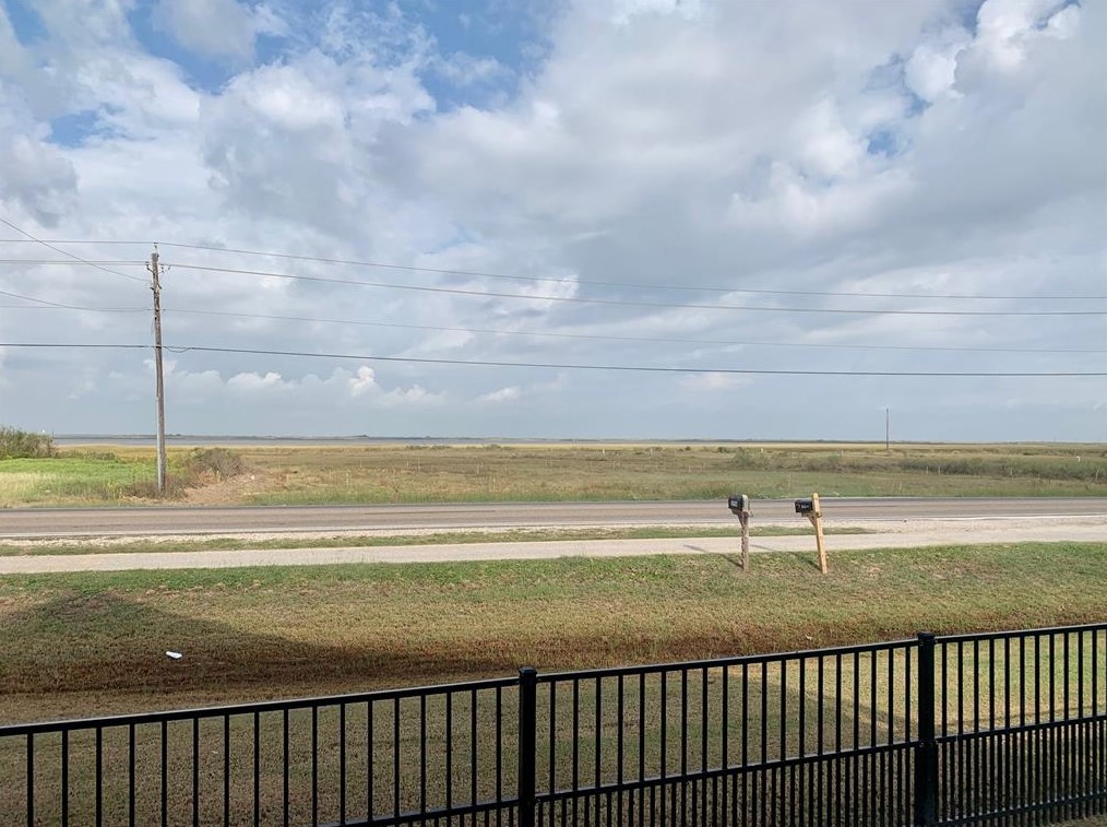 1918 Blue Water Hwy, Jones Creek, TX 77541-7114