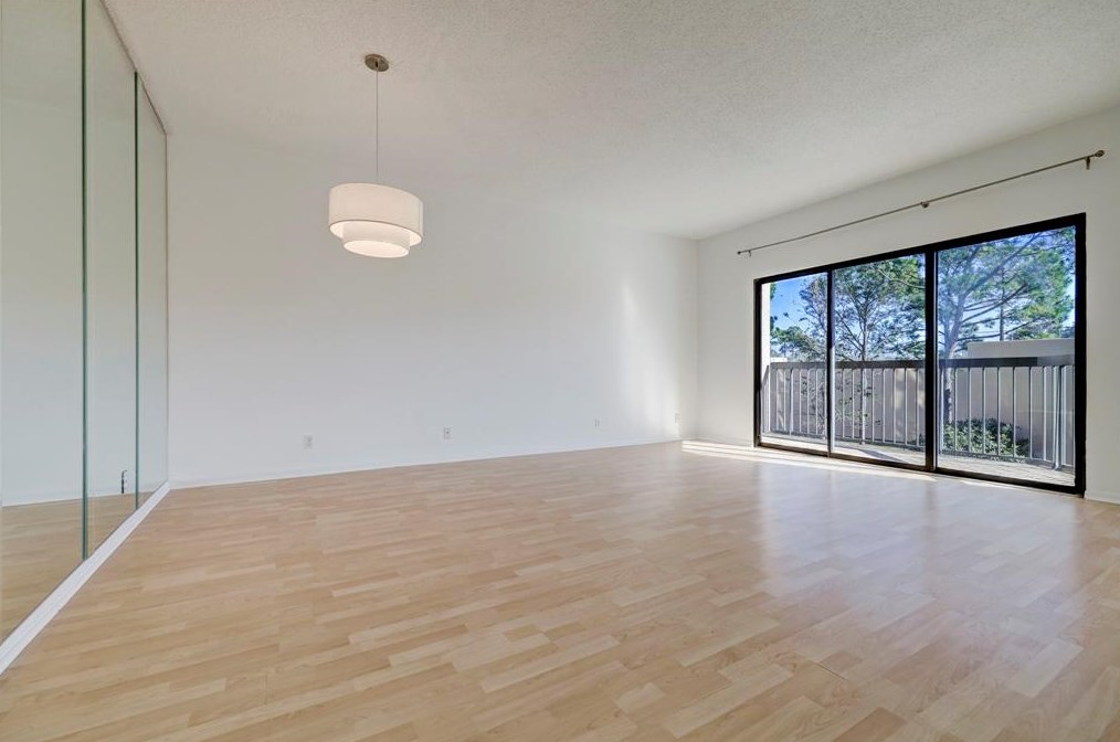 661 Bering Dr #308, Houston, TX 77057