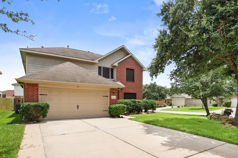 8902 York Hollow Ln, Houston, TX 77044-2597