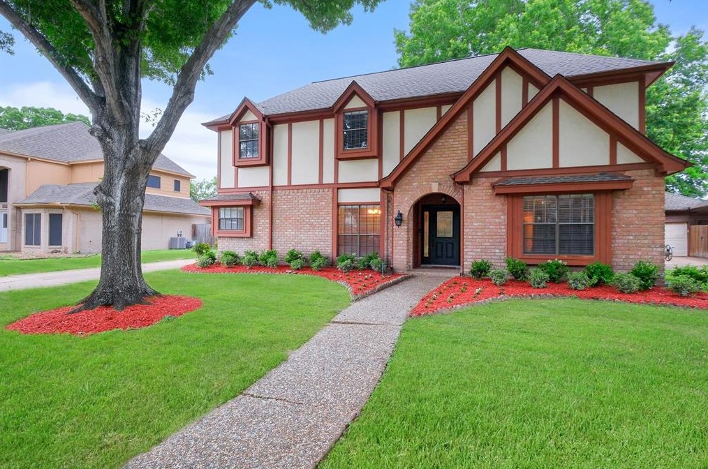 14810 Alderwick Dr, Sugar Land, TX 77498