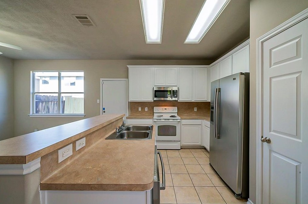 14334 Mooreview Ln, Houston TX  77014-1481 exterior