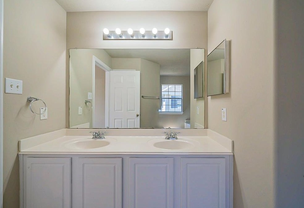 14334 Mooreview Ln, Houston TX  77014-1484 exterior