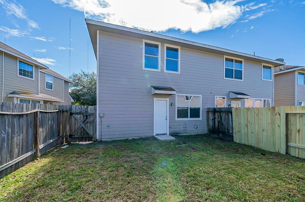 14334 Mooreview Ln, Houston TX  77014-1484 exterior