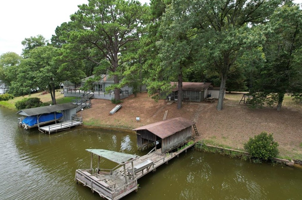 135 Park Ln, Denson Spring, TX 75844-8282