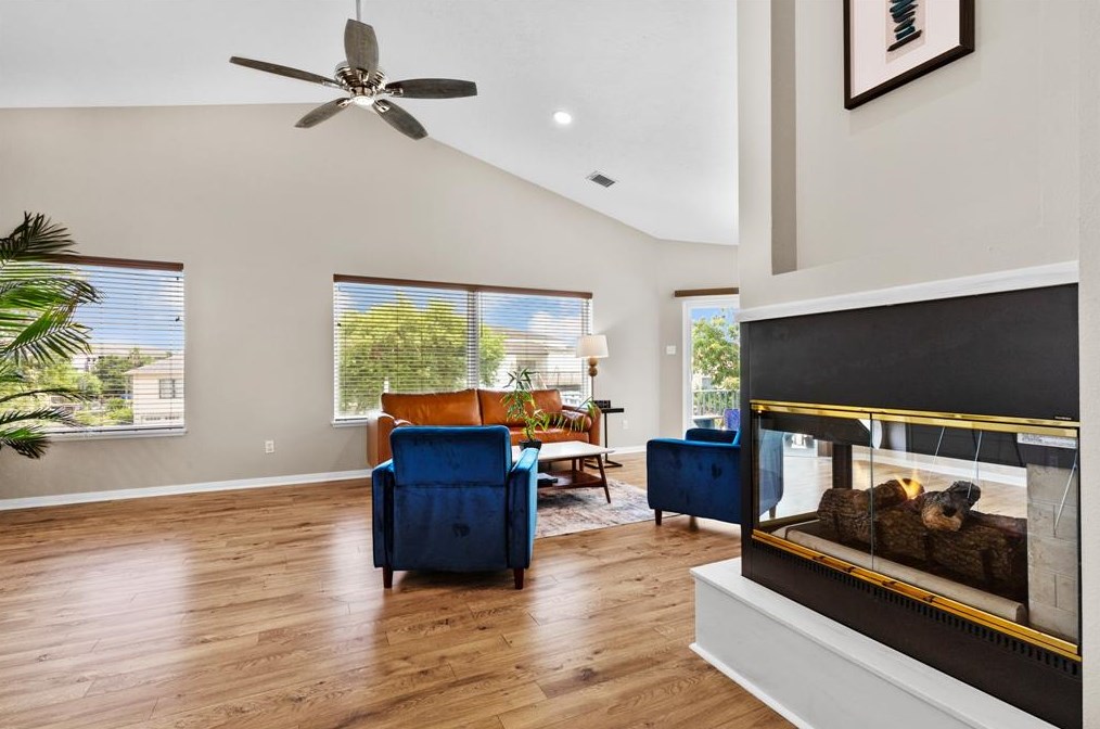2523 Baycrest Dr, Houston TX  exterior