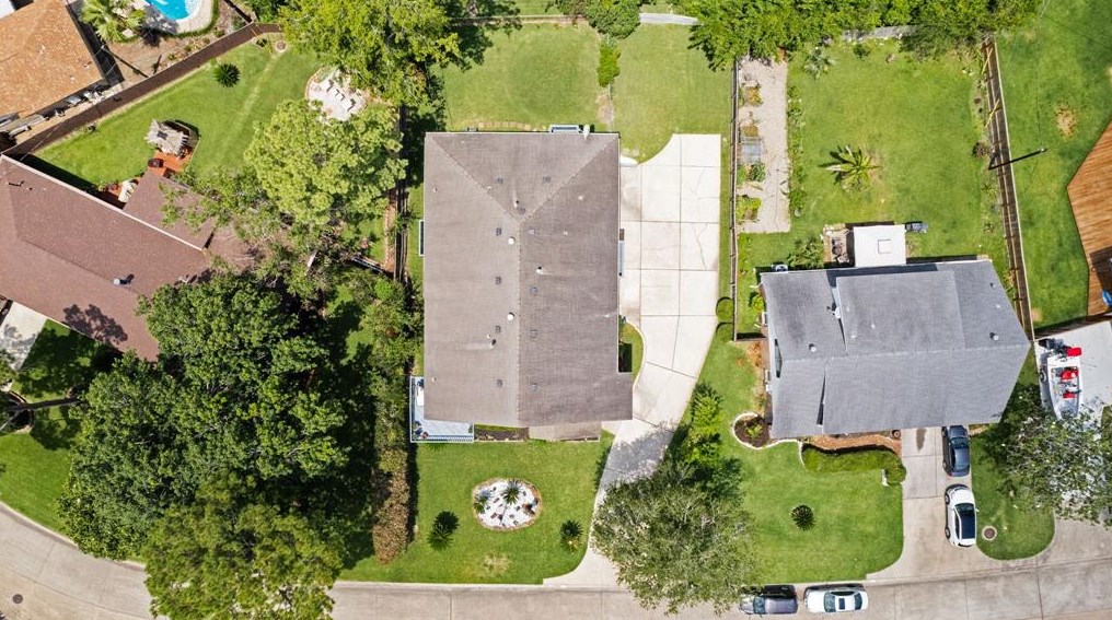2523 Baycrest Dr, Houston TX  exterior