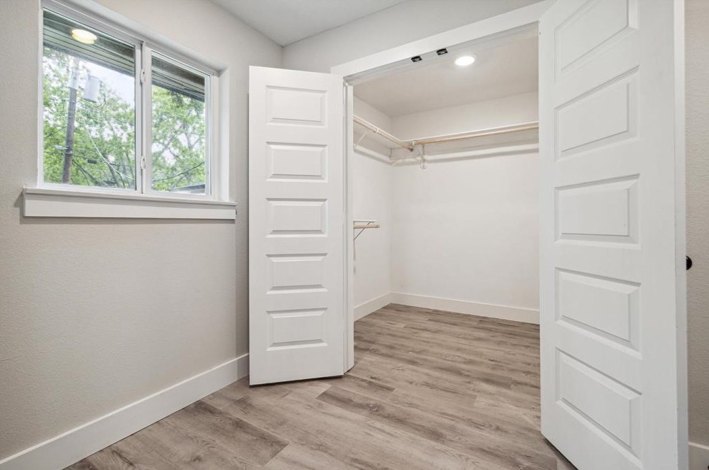 5466 Beechnut St, Houston TX  77096-1422 exterior