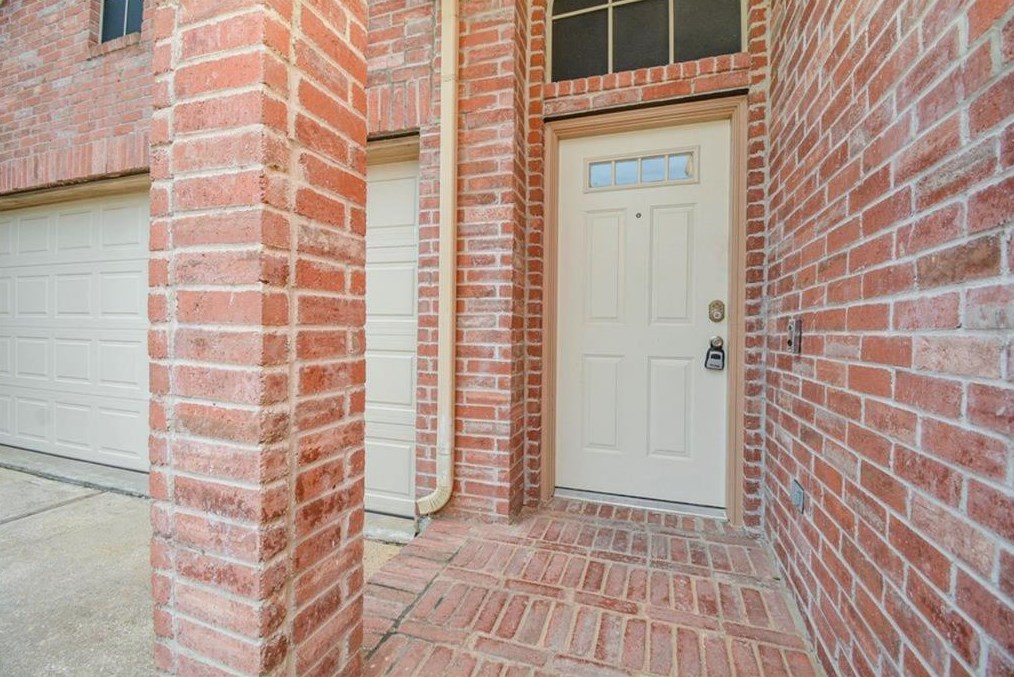 13238 Southpoint Ln, Houston, TX 77034