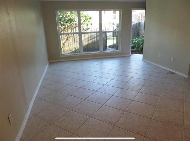 895 Wax Myrtle Ln, Houston, TX 77079