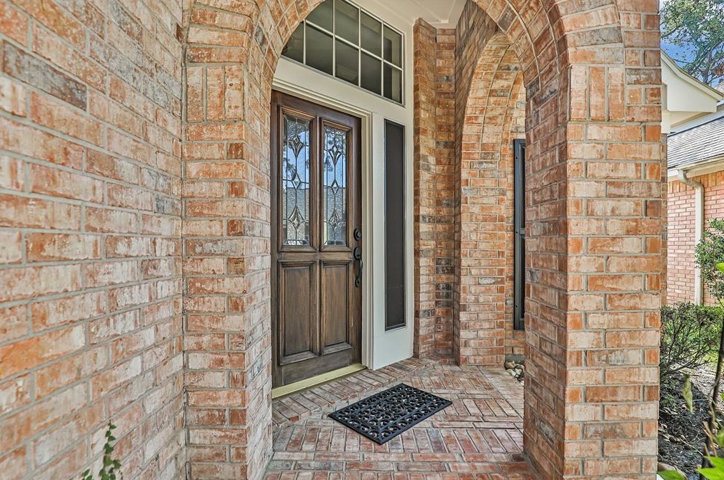 18330 Bluewater Cove Dr, Humble, TX 77346