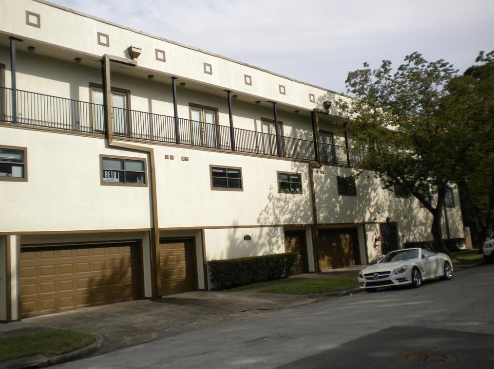 1342 Rutland St Apt 208, Houston, TX 77008