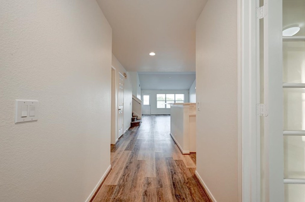 9406 Bauer Oaks Dr, Houston, TX 77095