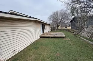 610 W Garrison Ave, Electra, TX 76360 - Photo 18