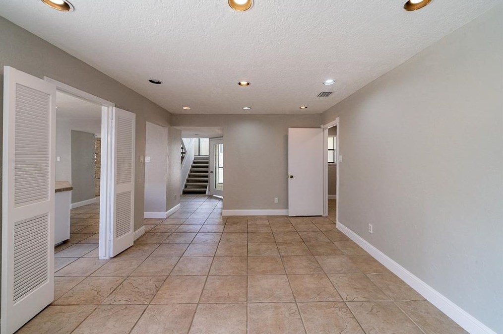 7602 Antoine Dr, Houston TX  77088-4203 exterior