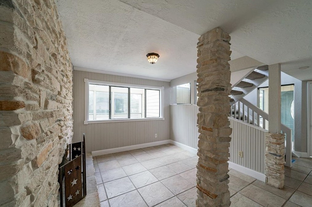 7602 Antoine Dr, Houston TX  77088-4203 exterior