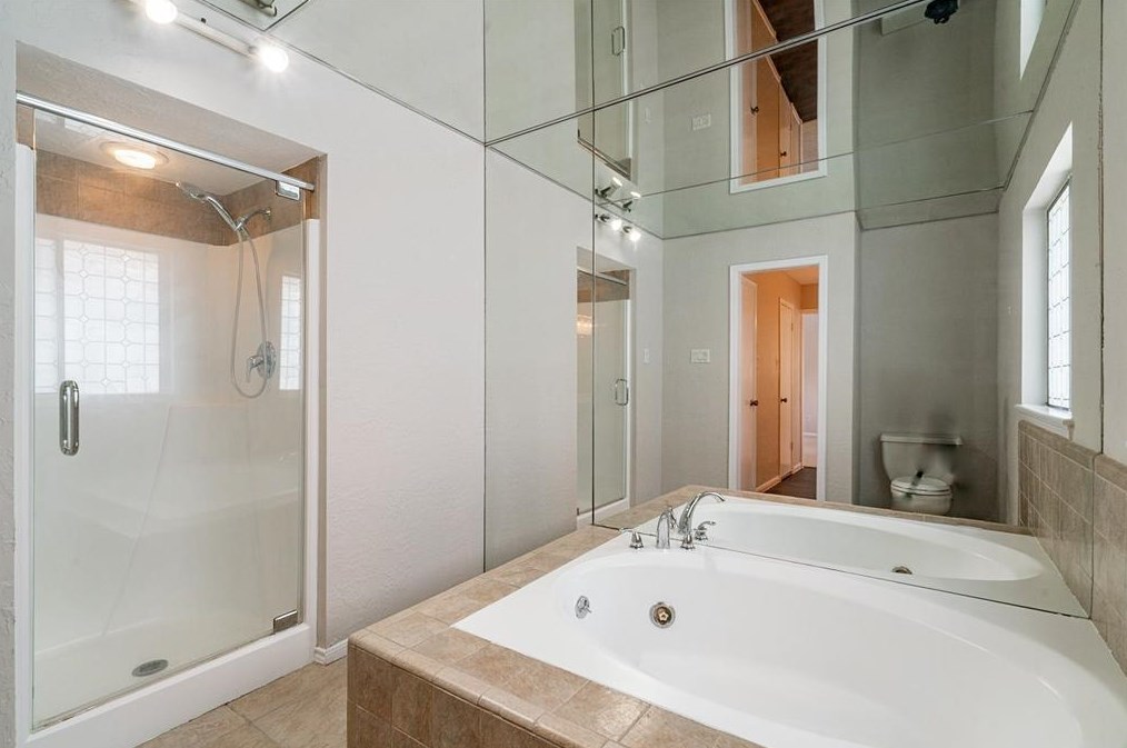 7602 Antoine Dr, Houston TX  77088-4203 exterior