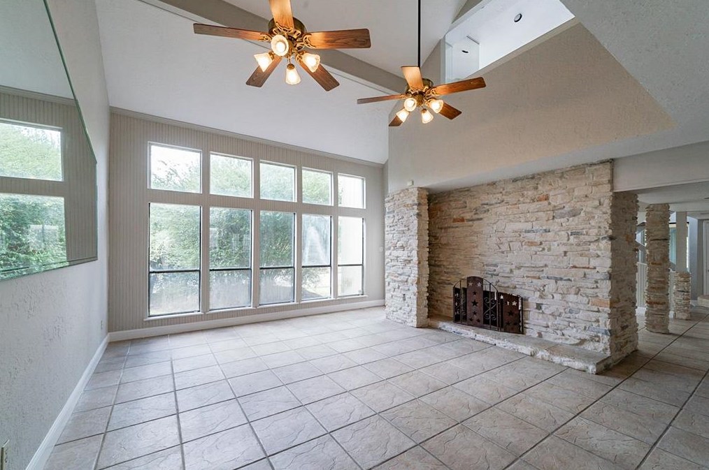 7602 Antoine Dr, Houston TX  77088-4203 exterior